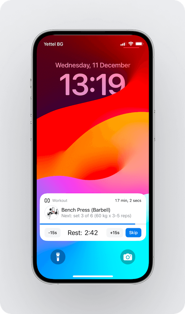 an overview of Hevy's live activity widget displaying the current exercise, next set info, and the rest timer