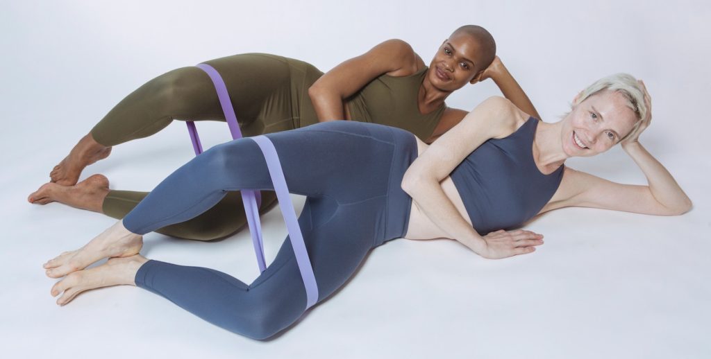 women clamshell band gluteus minimus exercises